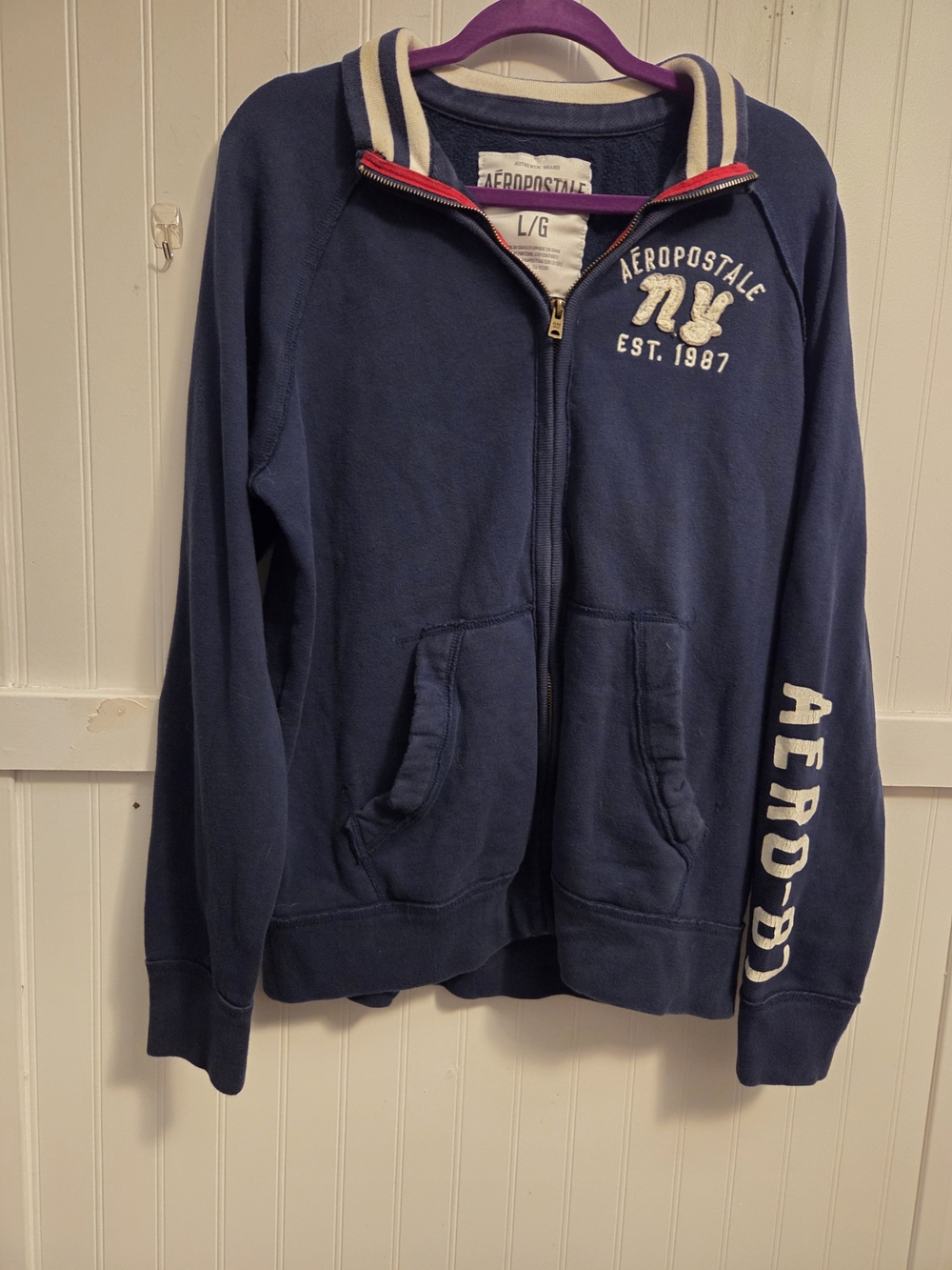 Vintage Aeropostale Men's Navy Full-Zip Sweatshirt with White Logo Size Large